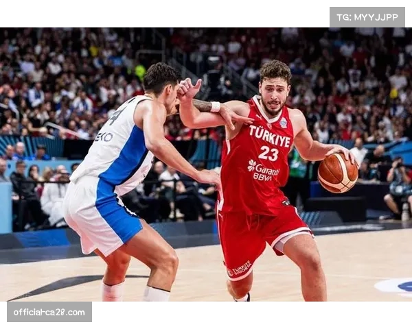 申京策应协防作用关键 火箭双塔体系改变比赛节奏